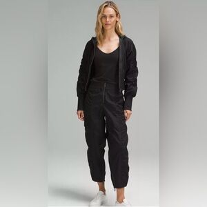 EUC Lululemon Front-Zip Mid-Rise Ruched Crop